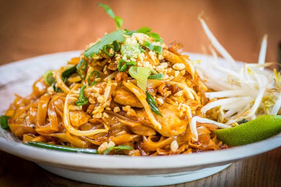 Taste the World: 10 Must-Try Foods for Every Traveler